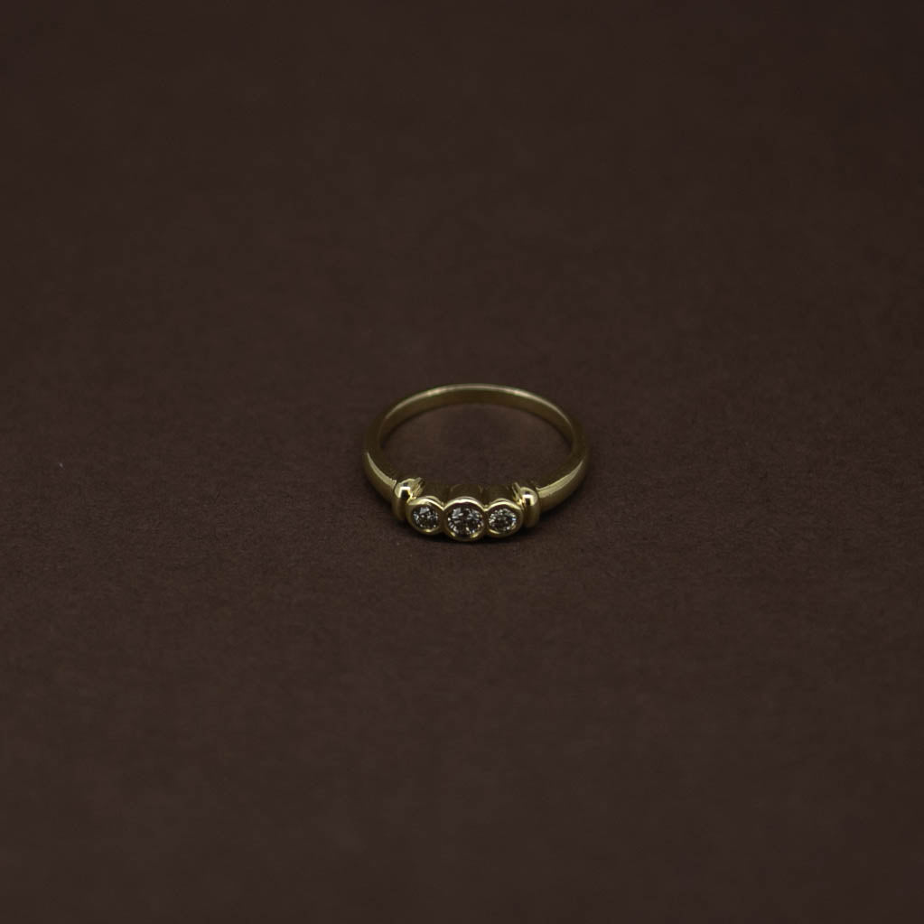 Diamond Ring Solid Gold 01